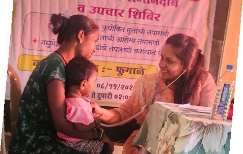 आदिवासी बहुल फुगाळे गावात ग्रामीण विभाग वैद्यकीय सेवा संस्थेकडून  आदिवासी बांधवाना मोफत रोग निदान व उपचार शिबीर संपन्न...