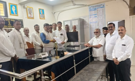 बेटावद बुद्रुक येथे शेतकऱ्यांनी दिला आमरण उपोषणाचा इशारा : मागण्या मान्य न झाल्यास ०१ जानेवारी २०२६ ला  उपोषण