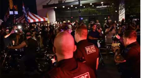 ट्रम्प यांच्या प्रचार सभास्थळी राडा : वर्णद्वेष विरोधी जोरदार आंदोलन