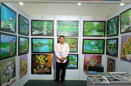 अकोल्याचा ‘कलासक्त योद्धा’ वैभव सांगळे यांची चित्रकला जनपथ प्रदर्शनात ठरली आकर्षणाचा केंद्रबिंदू