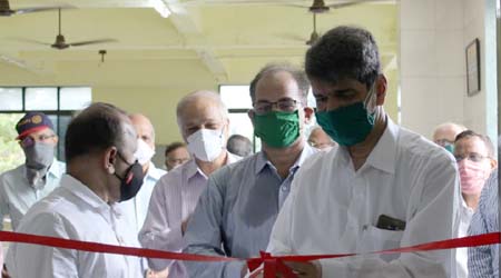 रोटरी क्लबच्या वर्धापन दिनाचे औचित्य साधून आश्रय चॅरिटेबल ट्रस्ट हॉस्पिटलला डायलिसिस उपकरणे प्रदान