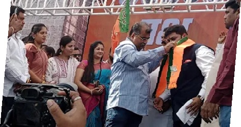 उबाठा गटाचे शिवसेनेचे समर्थक दीपेश म्हात्रे आणि महाराष्ट्र प्रदेश काँग्रेस (आय) सचिव संतोष केणे यांचा भाजप मध्ये पक्ष प्रवेश- केडीएमसी पालिकेला भाजपच महापौर देणार : रवींद्र चव्हाण