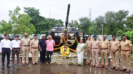 शहिद कॅप्टन विनयकुमार सचान स्मारक डोंबिवली पूर्व येथे "मातीला नमन, विरांना वंदन"