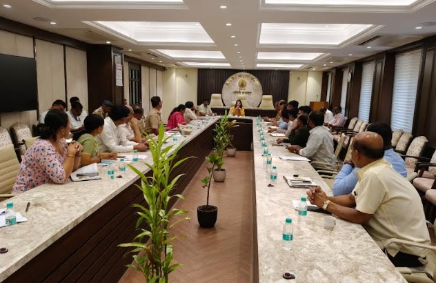 भारतीय प्रजासत्ताक दिन  पूर्वतयारीची बैठक विभागीय आयुक्त कार्यालयात संपन्न