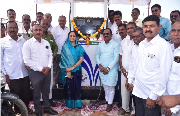 कृषी उत्पन्न बाजार समिती जामनेर संचलीत पेट्रोल / डिझेल पंपाचा लोकार्पण सोहळा व भूमीपुजन बेटावद बुद्रुक येथे संपन्न