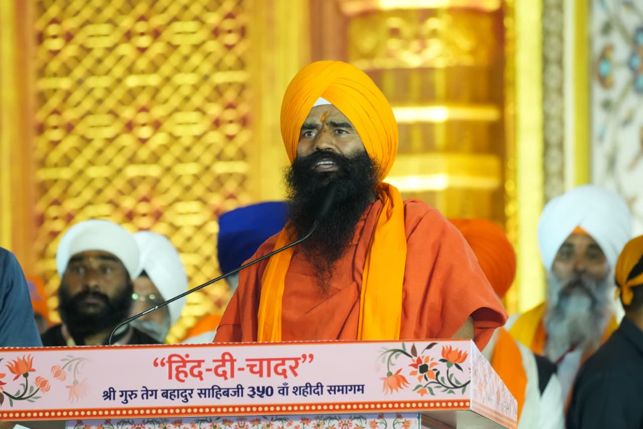 जगात शांततेचा मार्ग गुरुंच्या शिकवणीतूनच मिळू शकतो - योगगुरू रामदेव बाबा