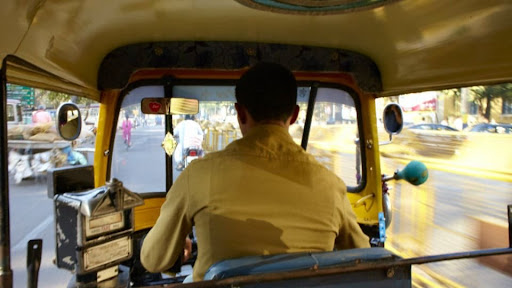 वरणगावात रिक्षा वादातून युवकावर दगडाने मारहाण